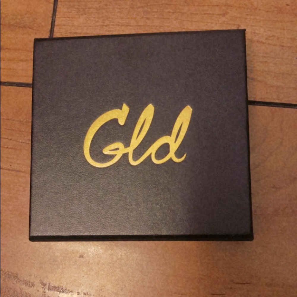 Gld chain real necklace. Warranty